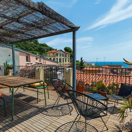 Old Town, Floor, Sun Deck Terrace With Large Sea Views Apartmán